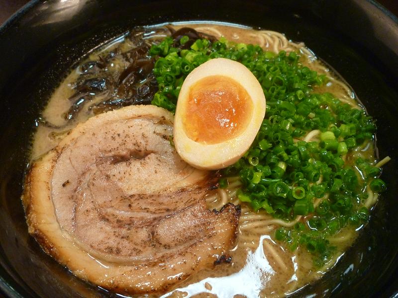 黒てるてラーメン